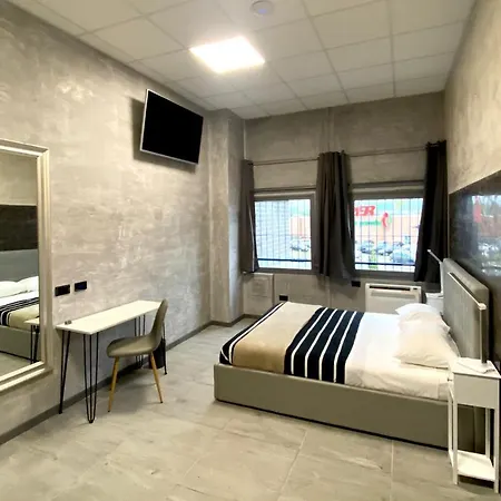 Tech Hotel *