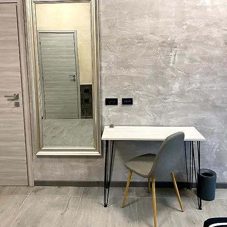 Tech Hotel *