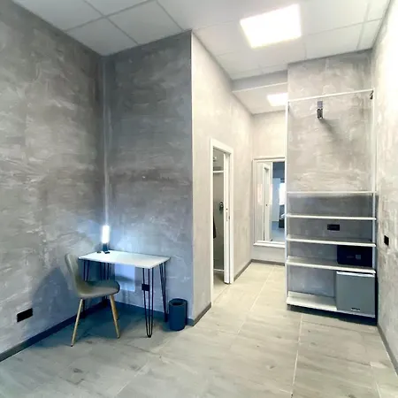 Tech Hotel *