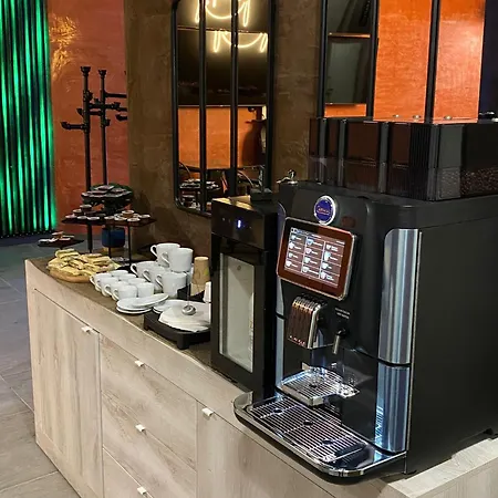 Tech Hotel