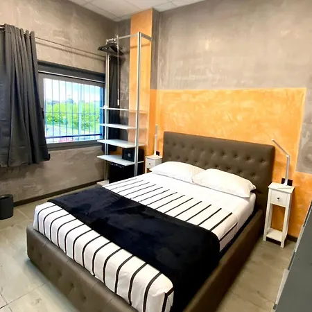 Tech Hotel *