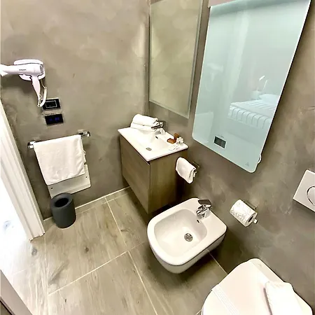 Tech Hotel *